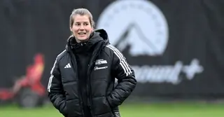 বুন্দেস লিগায় ইতিহাস গড়লো প্রথম নারী কোচ ইতা